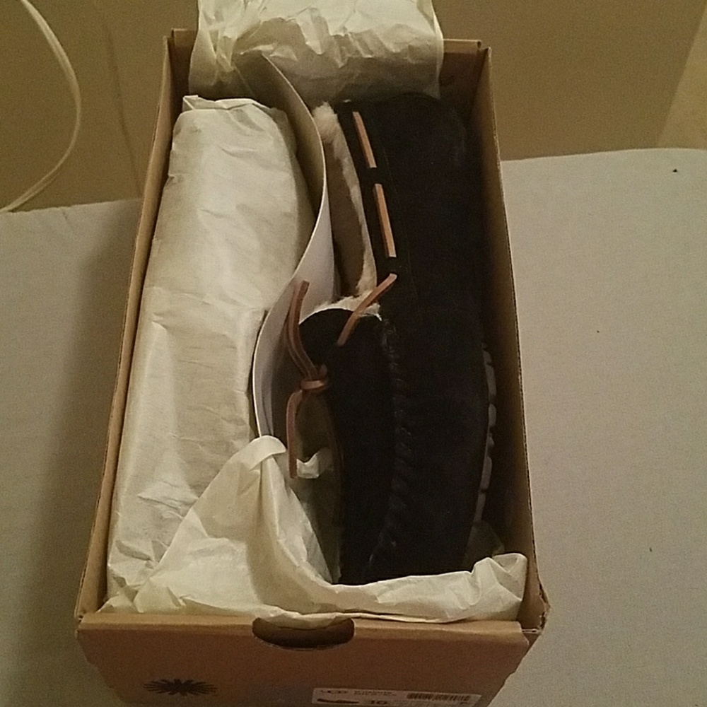 UGG black mocassin - Picture 4 of 5